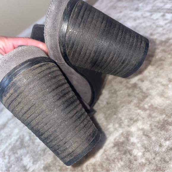 Dolce Vita "Salli" suede mule block heel Cutoff topline Almond toe Slip on SZ 9 - Picture 6 of 8